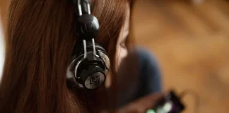 Mitä eroa on kuulokkeiden ja kuulokkeiden välillä?