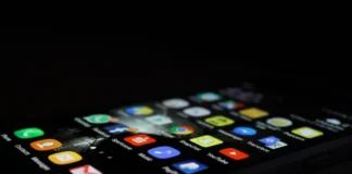 Miten korjata Android violetti näyttö selitetty