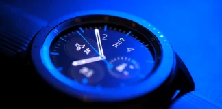 SOS-viestin lähettäminen Galaxy Watch -kellosta käsin