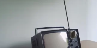 Mikä on mustan kehyksen lisääminen televisiossa, selitettyinä