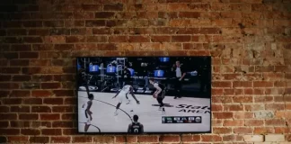 Mitkä ovat hyviä 70-tuuman televisioita, joita voi ostaa?